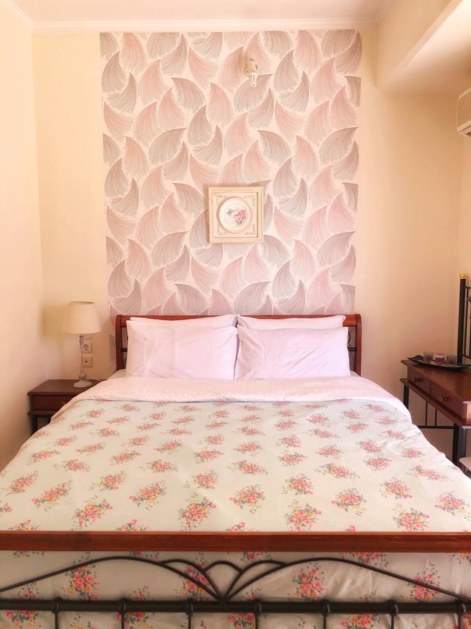 Lovely Apartments Patras Esterno foto