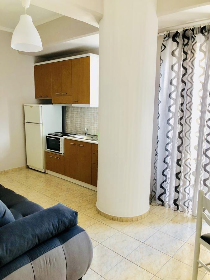 Lovely Apartments Patras Esterno foto