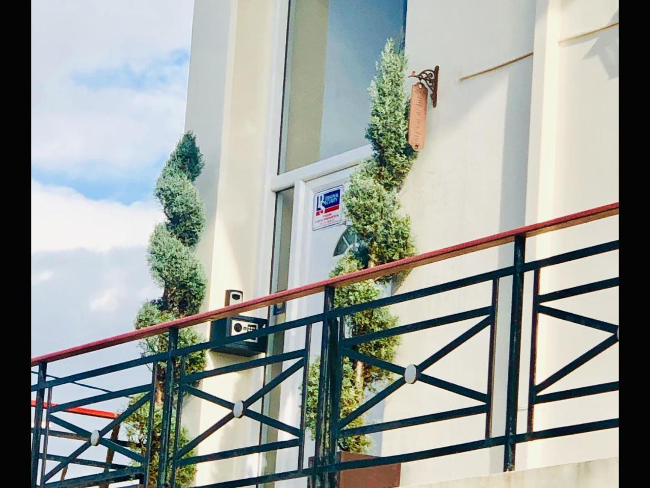 Lovely Apartments Patras Esterno foto